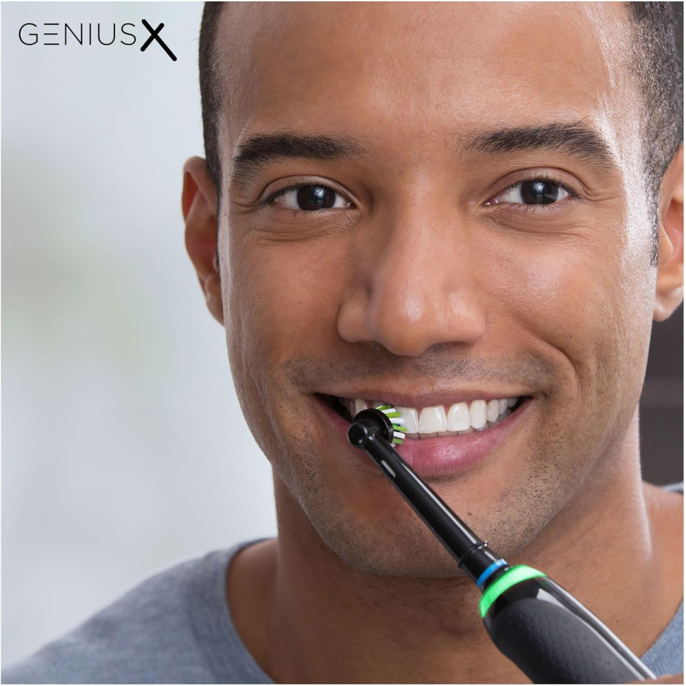 Электрическая зубная щётка Oral-B Genius X, чёрная