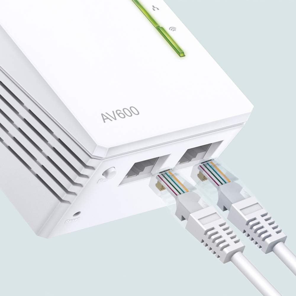 Powerline адаптер TP-Link AV600 WiFi TL-WPA4220KIT