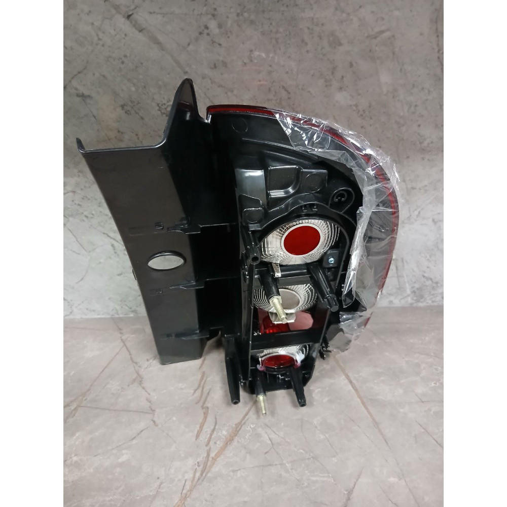 Задний левый фонарь для Renault Duster 2014-2017 LED OEM 265551679R / 265506837R